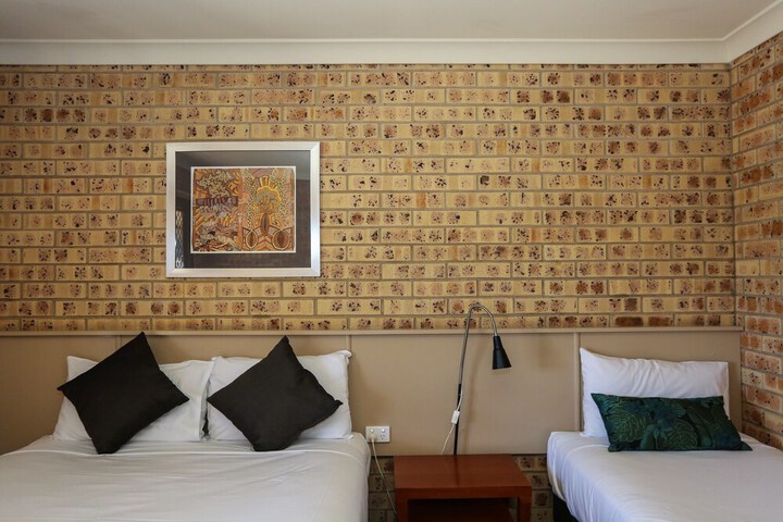 Room 6 of 44
