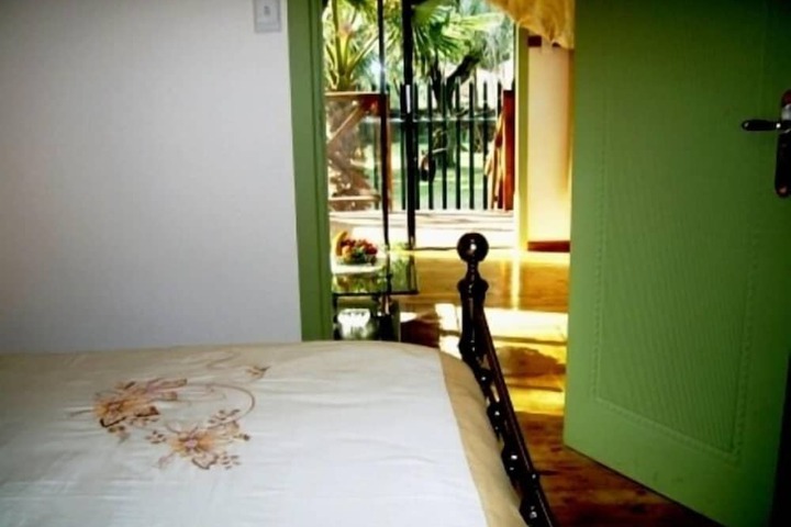 Room 15 of 38
