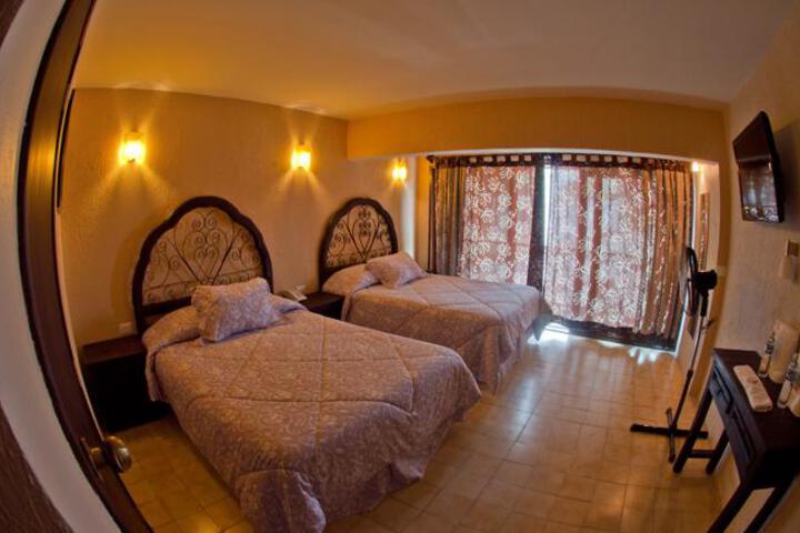 Room 8 of 12