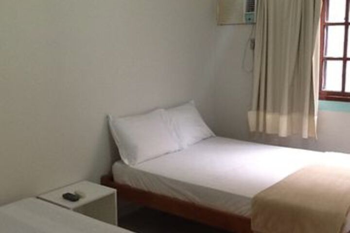 Room 28 of 40
