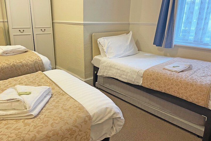 Room 36 of 76