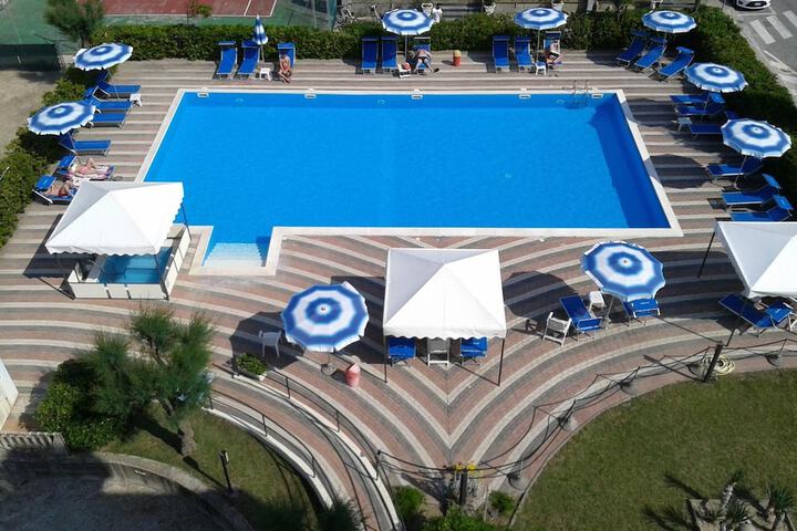 Pool 26 of 52
