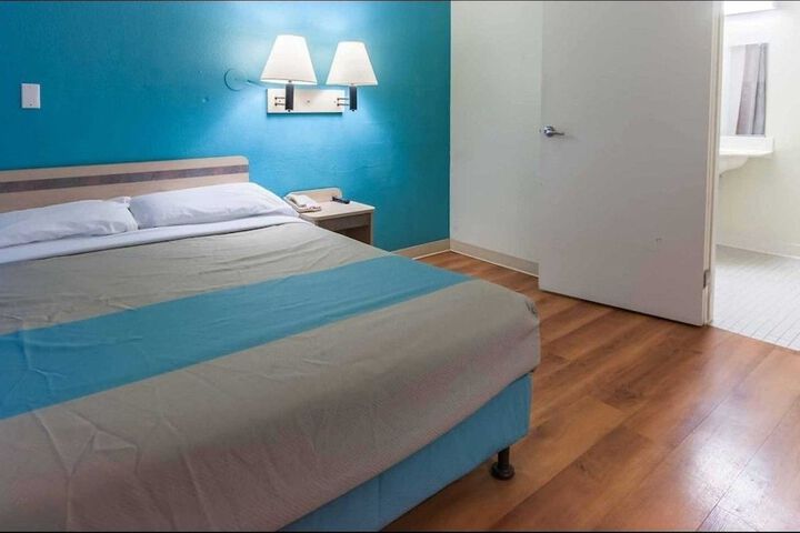 Room 7 of 34