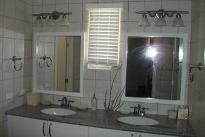 Room 25 of 181