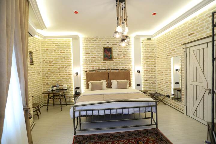 Room 8 of 41