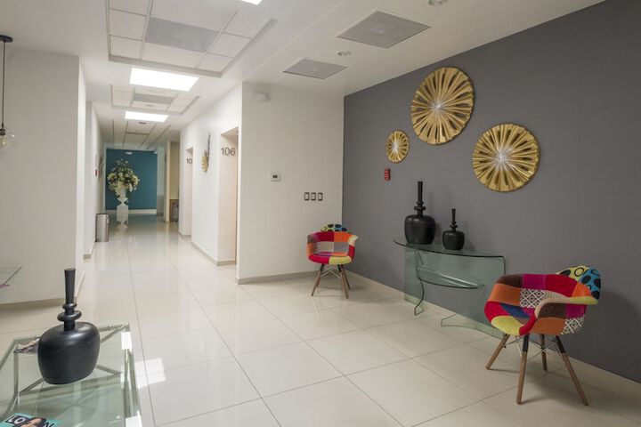 Ballroom/Hall 34 of 48