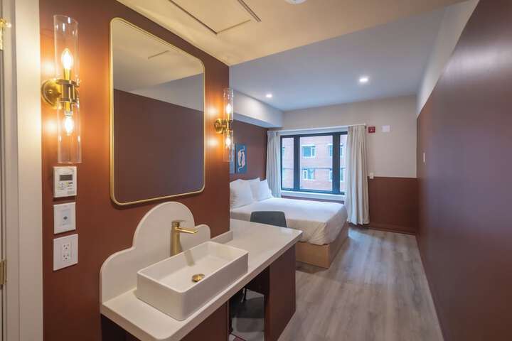Room 4 of 29