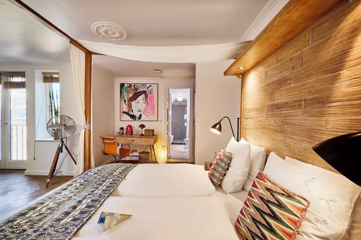 Room 19 of 105