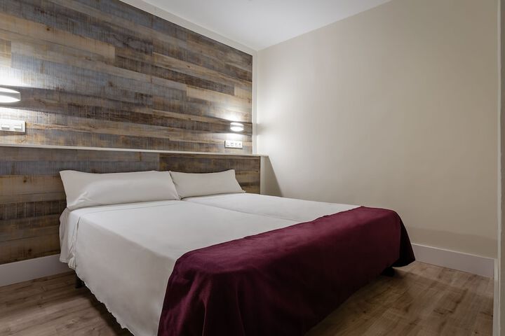 Room 10 of 65