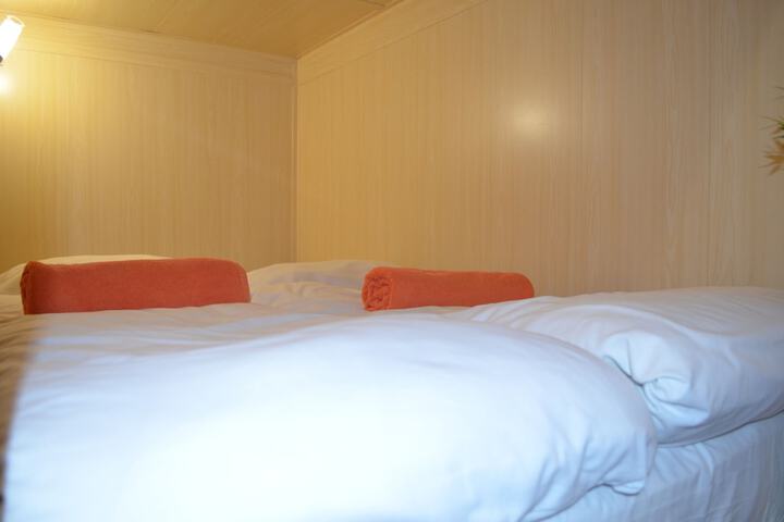 Room 19 of 84