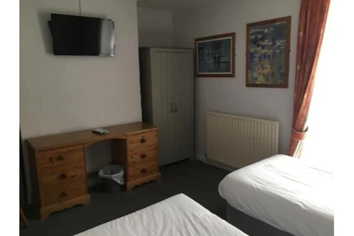 Room 8 of 66