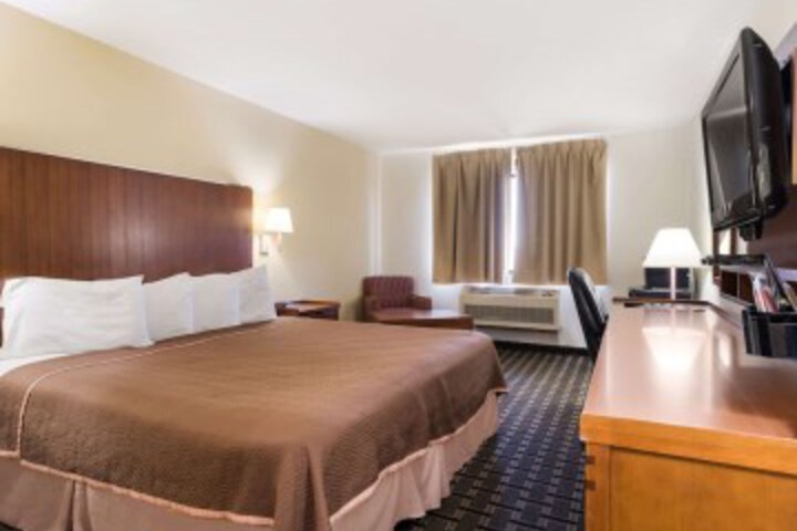 Room 11 of 36