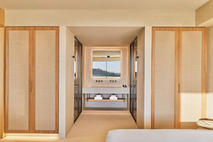 Room 14 of 66