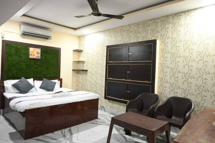 Room 16 of 25