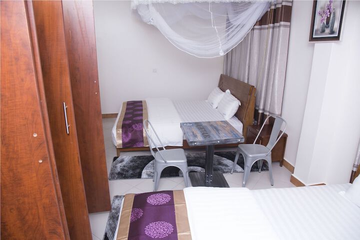 Room 10 of 24
