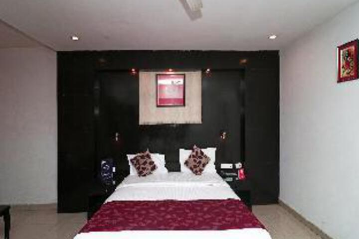 Room 9 of 22