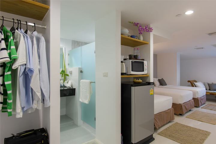 Room 3 of 142