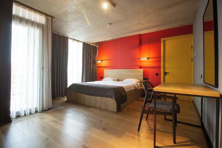 Room 14 of 32