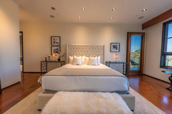Room 5 of 23