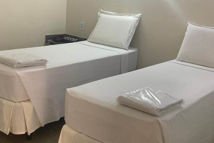 Room 8 of 40