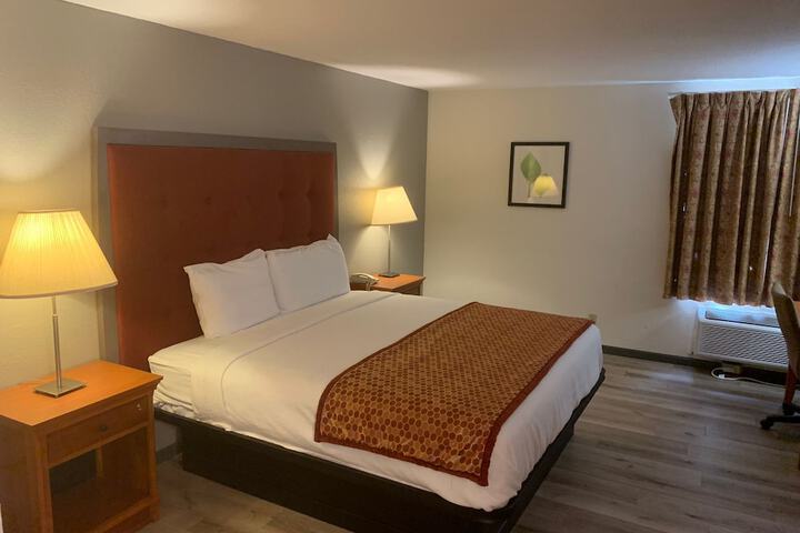 Room 8 of 15