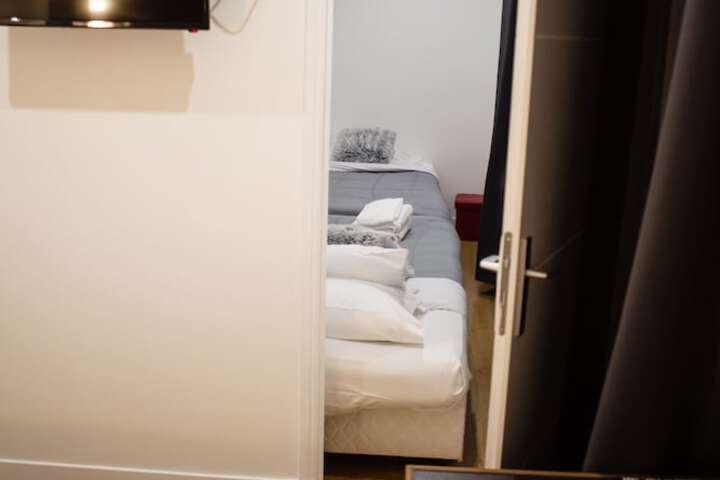 Room 33 of 67