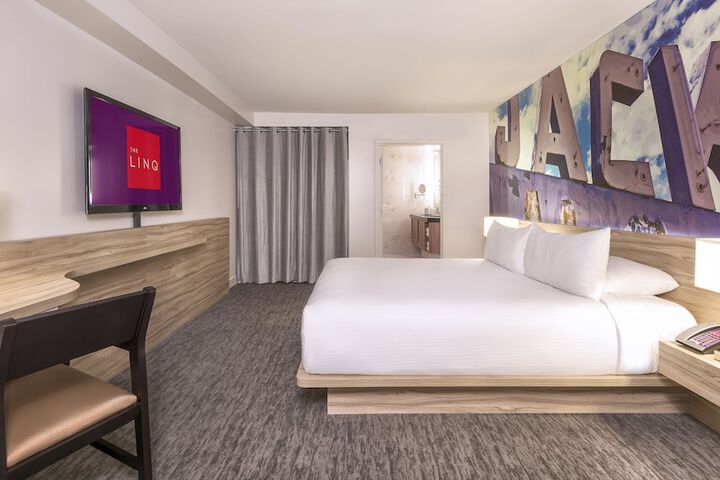 Quadruple King Size Bed (13 of 32)