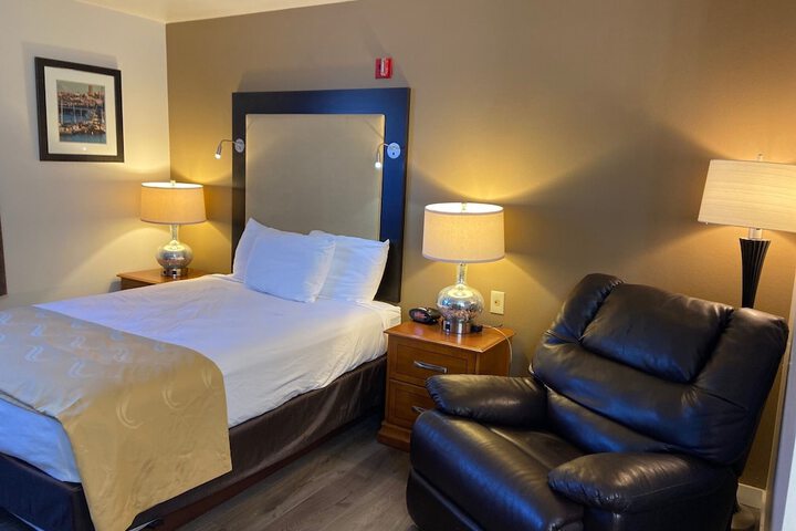 Room 10 of 24