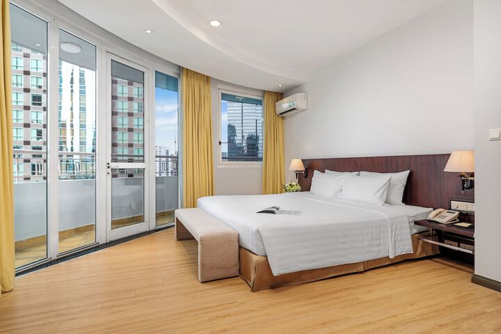 Room 8 of 43