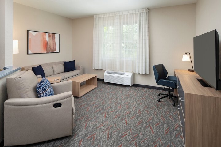 Room 14 of 32