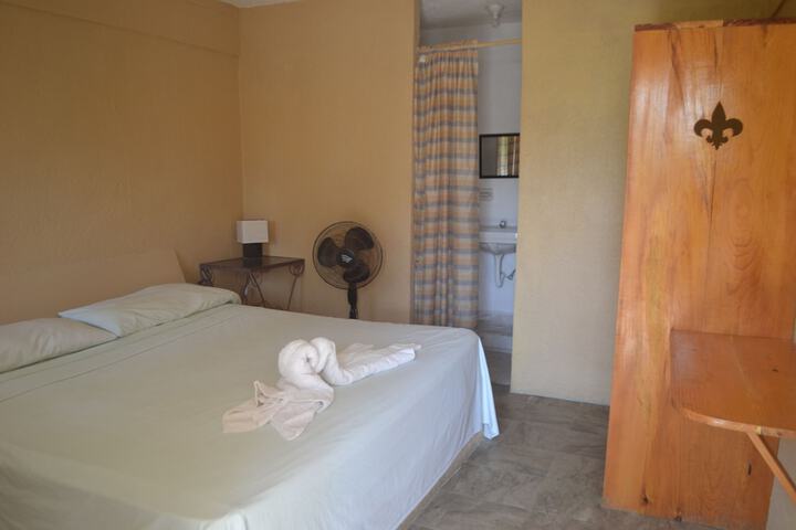 Room 13 of 23