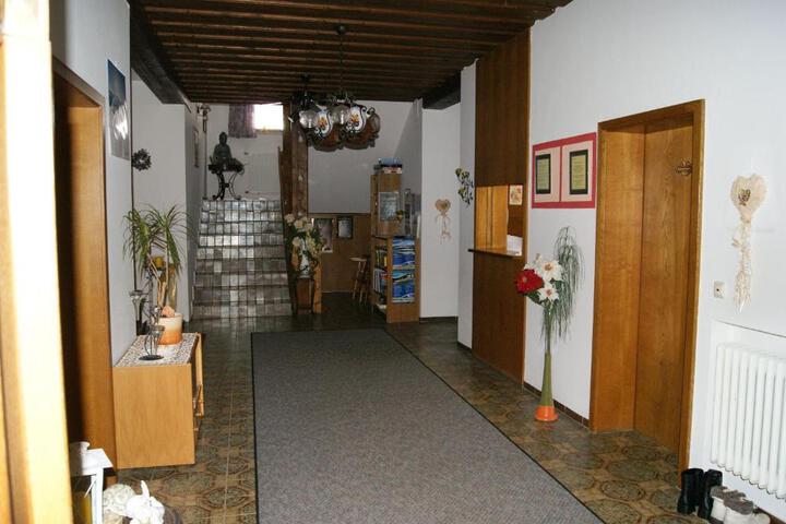 Entrance & Lobby