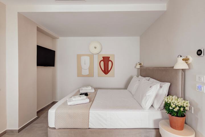 Room 18 of 193