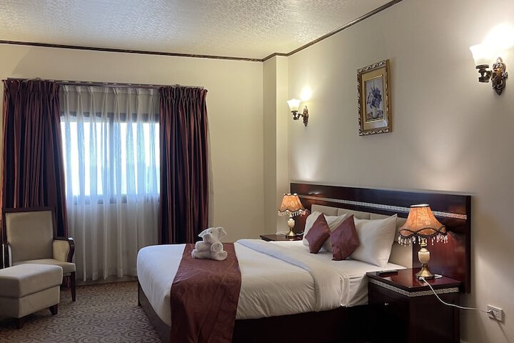 Room 20 of 128