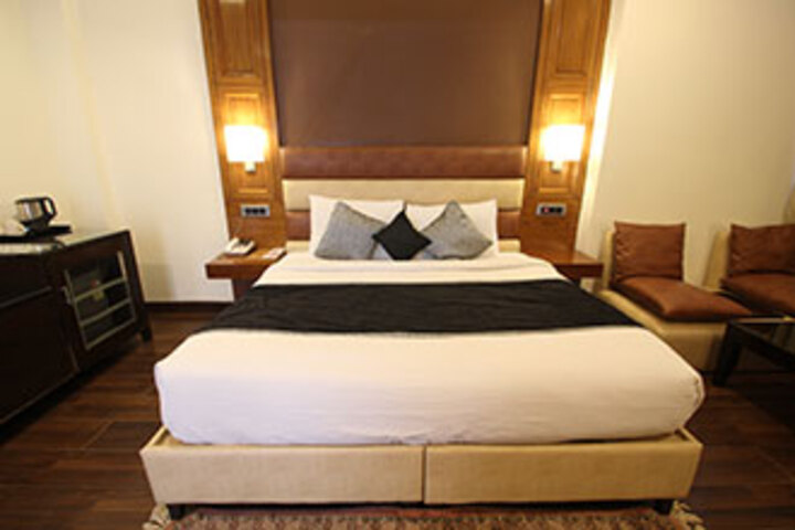 Exterior of HOTEL DEER PARKK