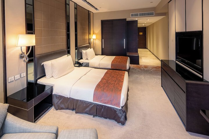Room 10 of 72