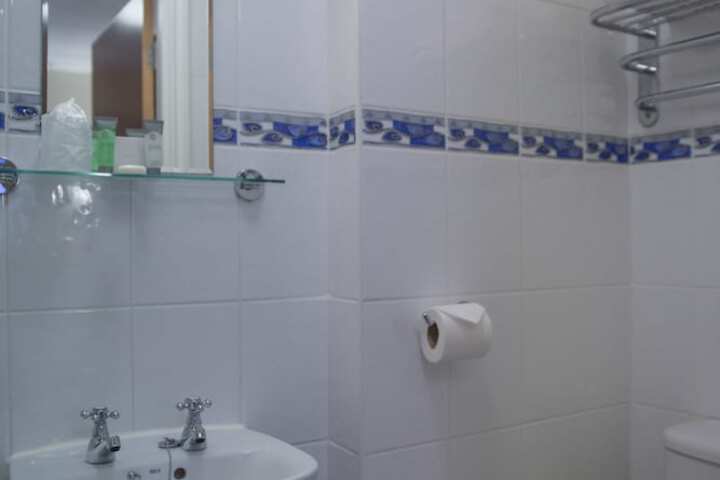 Room 16 of 39
