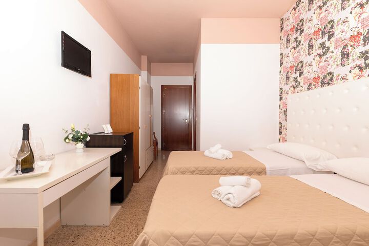 Room 32 of 51