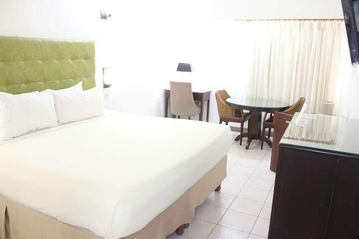 Room 35 of 91