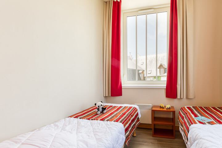 Room 5 of 66