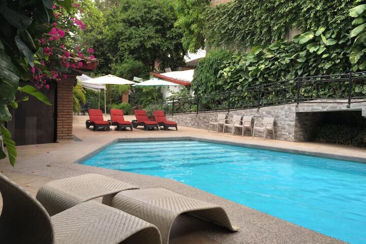 Pool 23 of 35