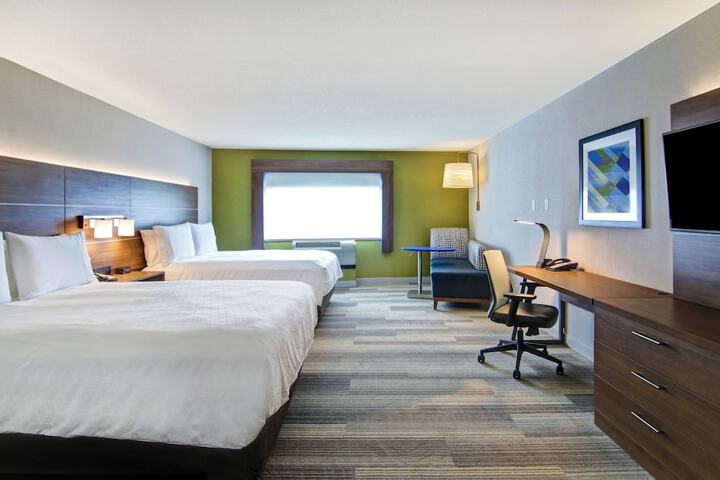 Room 4 of 63
