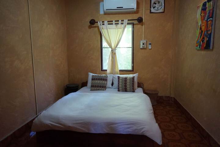 Room 9 of 29