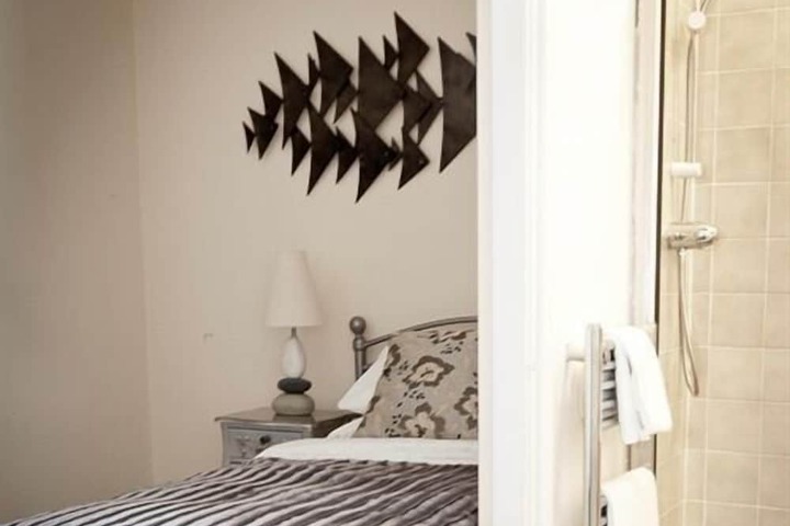 Room 9 of 29