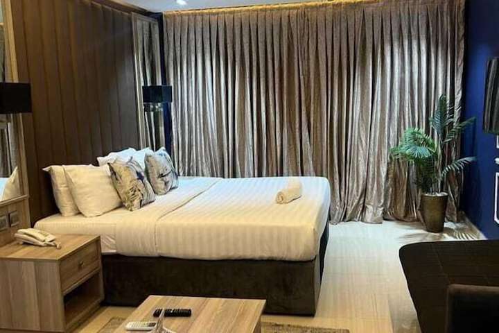 Room 5 of 41