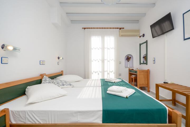 Room 2 of 38