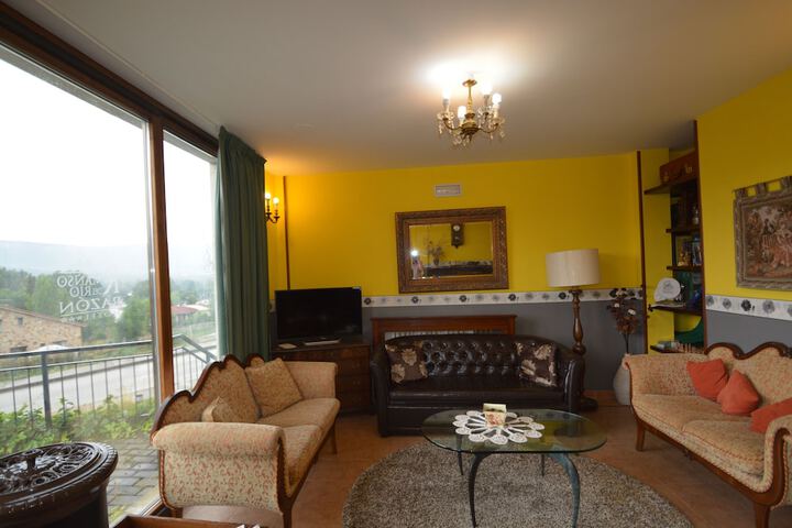 Lounge 30 of 45
