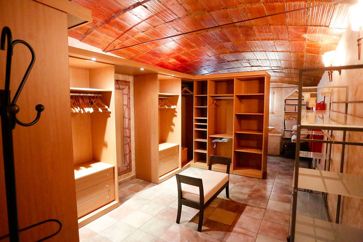 Room 7 of 20