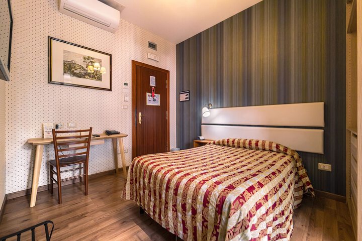 Room 18 of 60