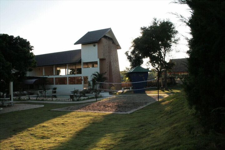 Hotel 57 of 77